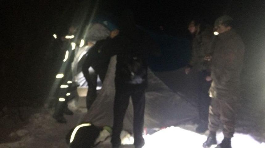 Dağda Mahsur Kalan 3 &Uuml;niversiteli Gen&ccedil; Jandarma Ve Afad Tarafından Kurtarıldı