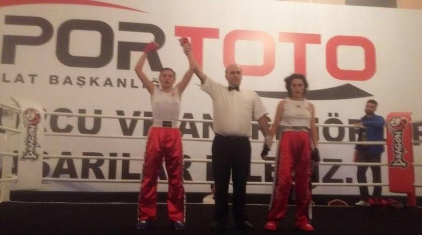 Karesispor&rsquo;lu Sporculardan B&uuml;y&uuml;k Başarı