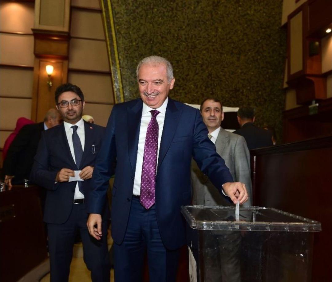 İbb Başkanlık Se&ccedil;imleri İ&ccedil;in Oy Kullanılmaya Başlandı