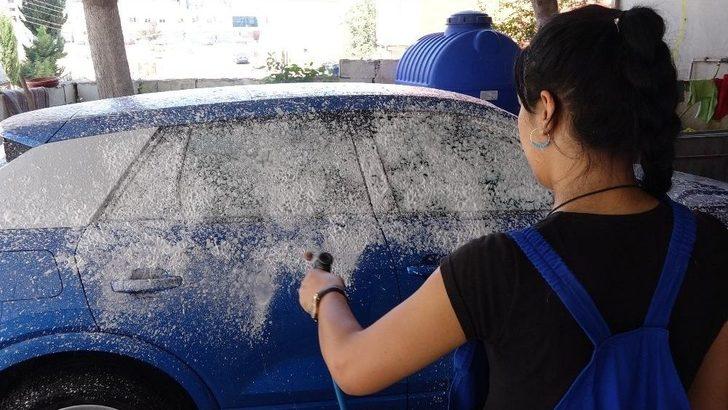 Mersin’de ’oto Yıkamacı Kadınlar’ Erkeklere Taş Çıkartıyor G1