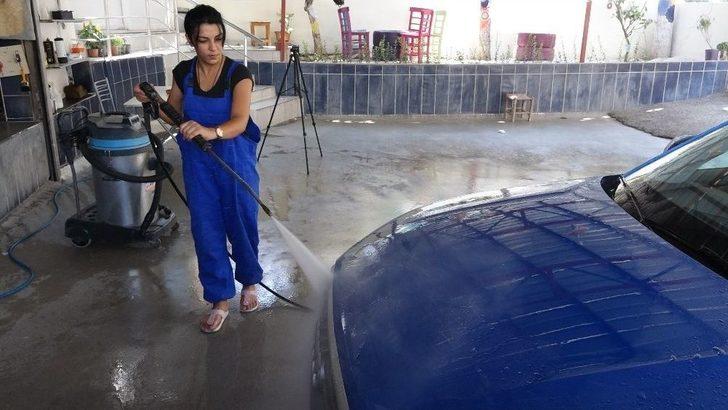 Mersin’de ’oto Yıkamacı Kadınlar’ Erkeklere Taş Çıkartıyor G5