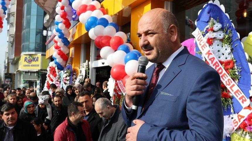 Roka&rsquo;dan G&ouml;rkemli A&ccedil;ılış