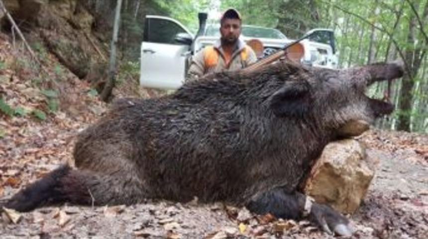 Sezonun En B&uuml;y&uuml;k Domuzunu Vurdu