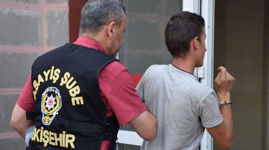 Oto Hırsızından Basın Mensuplarına Çirkin Hareket