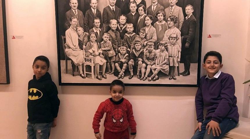 &Uuml;zelge&ccedil;ici &Ccedil;iftinin Sergisi