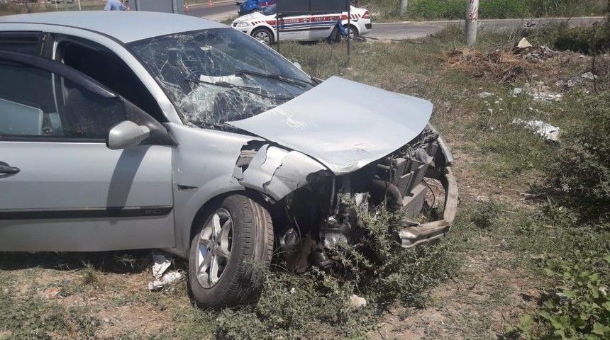 &Ouml;l&uuml;m Kavşağında Feci Kaza: 9 Yaralı