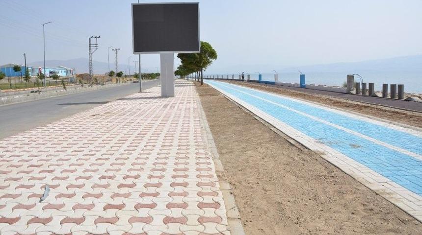 Erciş Sahil Yolu Vitrin Projesinde &Ccedil;alışmalar T&uuml;m Hızıyla Devam Ediyor