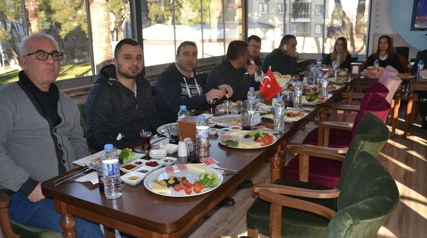 Saruhanlı&rsquo;da Korsan Emlak&ccedil;ılara Karşı M&uuml;cadele