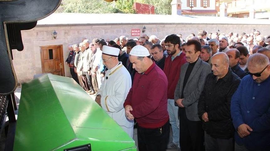 Oltu Cihat Karaca &Ouml;ğretmenini Kaybetti