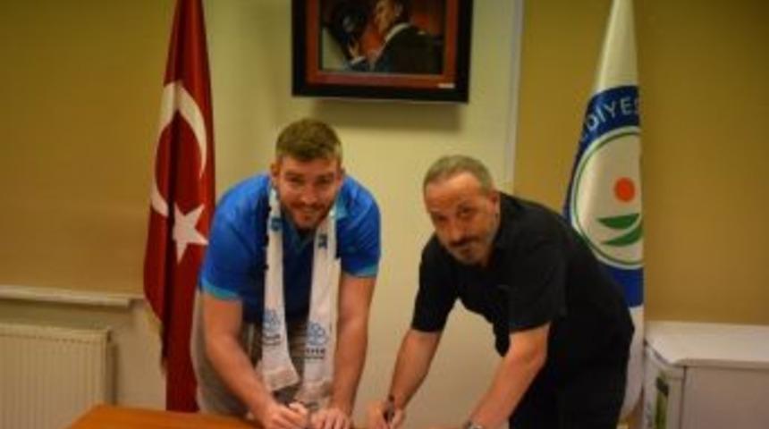 Nil&uuml;fer Belediyespor Yeni Transferlerle G&uuml;&ccedil;leniyor