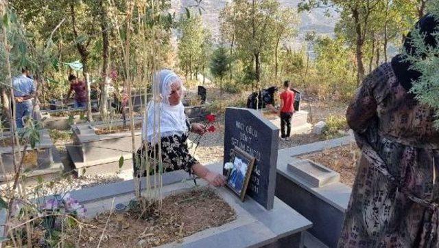 Uludere'de Ailelerin Mezarlık Ziyareti 300 Haftadır Sürüyor