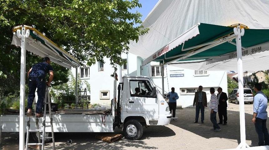 Muş Belediyesinden Cami Avlularına Tente