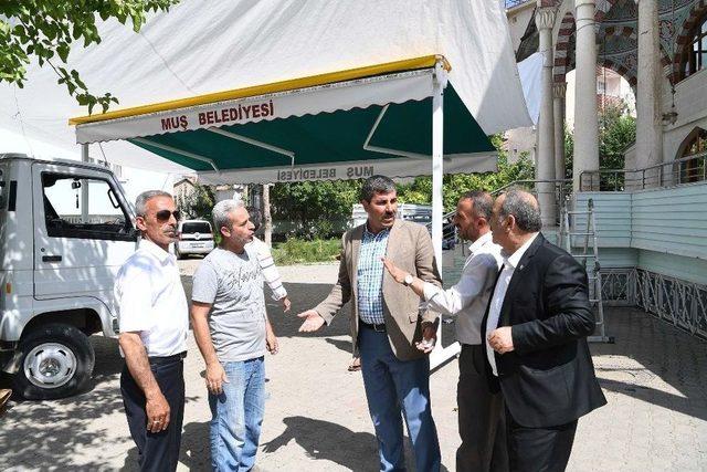 Muş Belediyesinden Cami Avlularına Tente