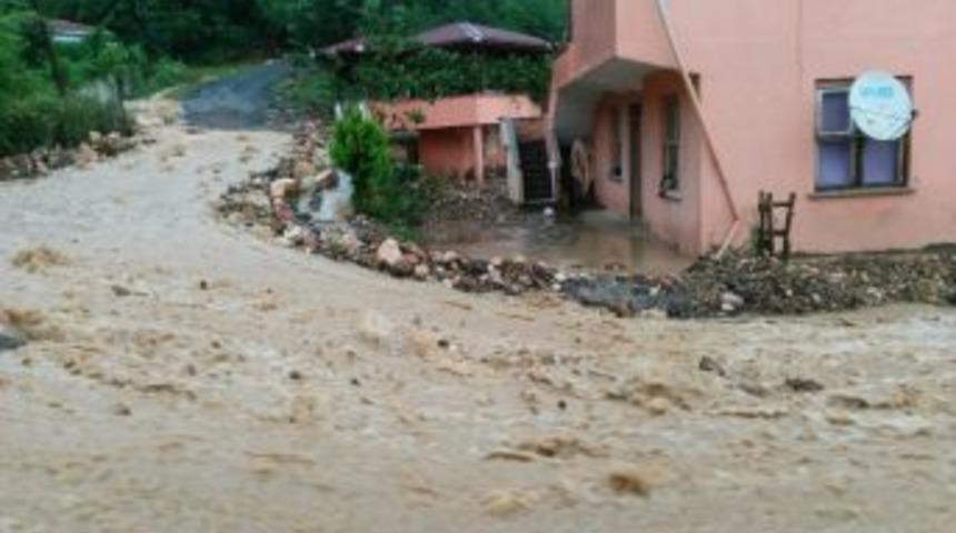 Sel Tekkiraz&rsquo;ı Da Vurdu