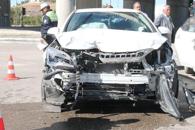 Elazığ’da Trafik Kazası: 5 Yaralı