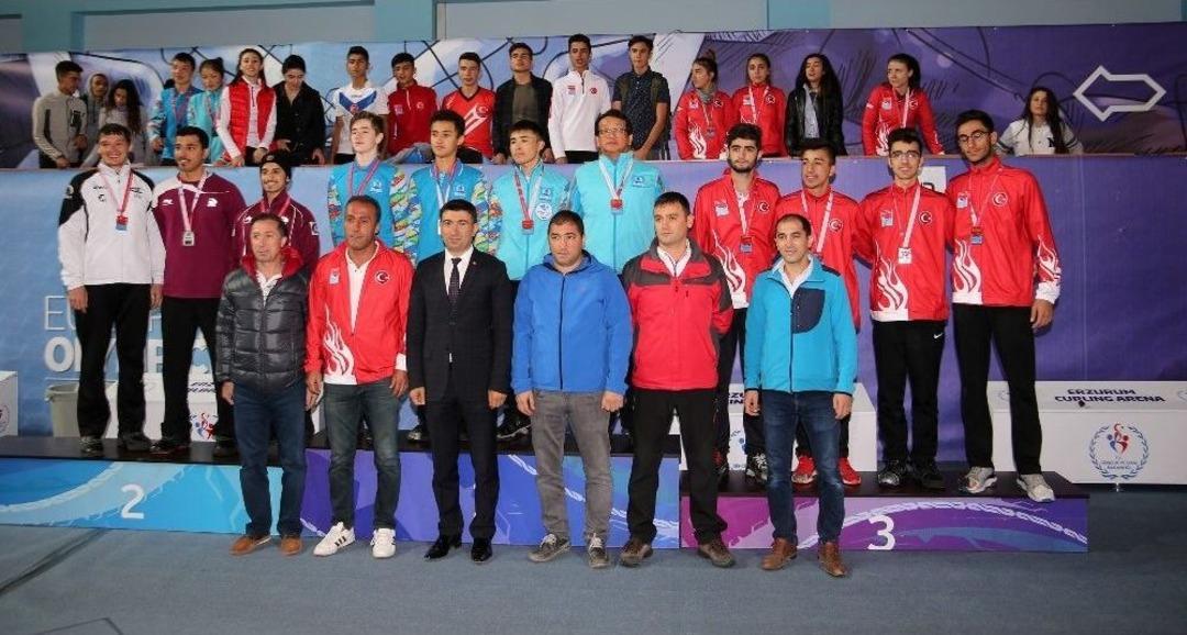 Uluslararası Curlıng Turnuvası&rsquo;nda T&uuml;rkiye Şampiyon Oldu