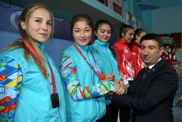 Uluslararası Curlıng Turnuvası’nda Türkiye Şampiyon Oldu G5