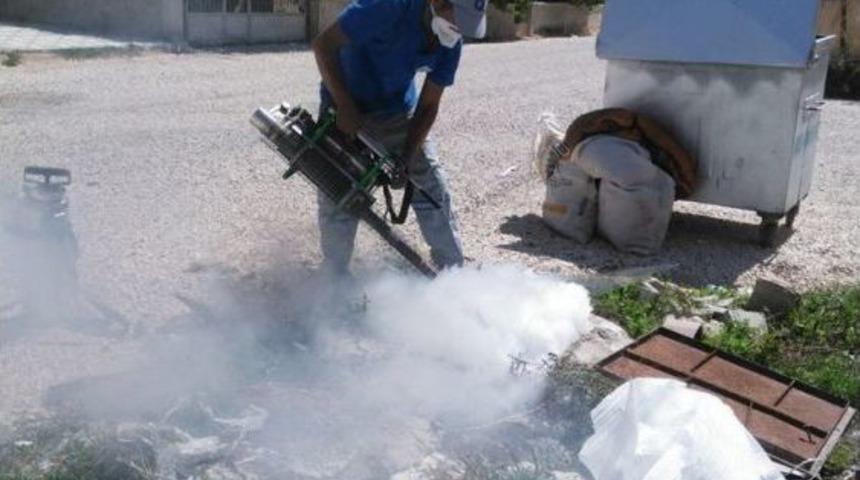 Korkuteli’de Sinekle Mücadele Sürüyor