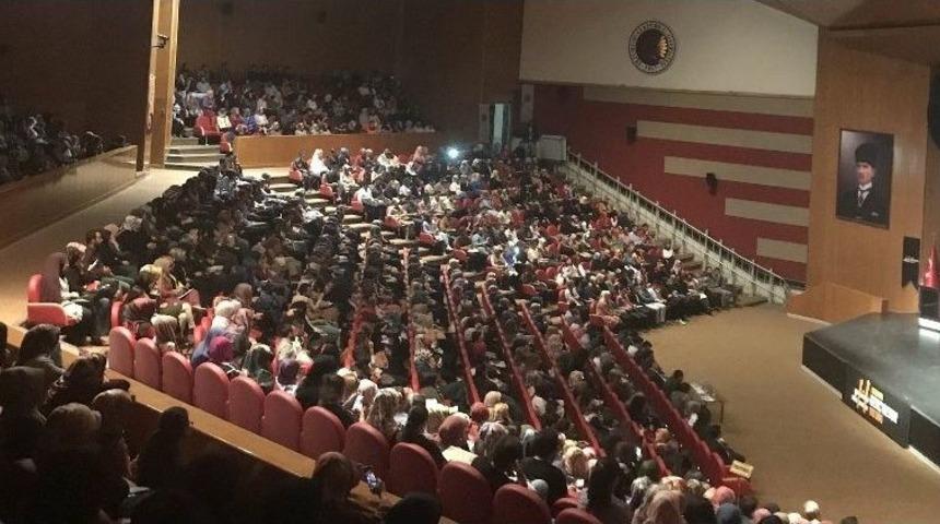 Bekir Develi Gen&ccedil;lerle Buluştu