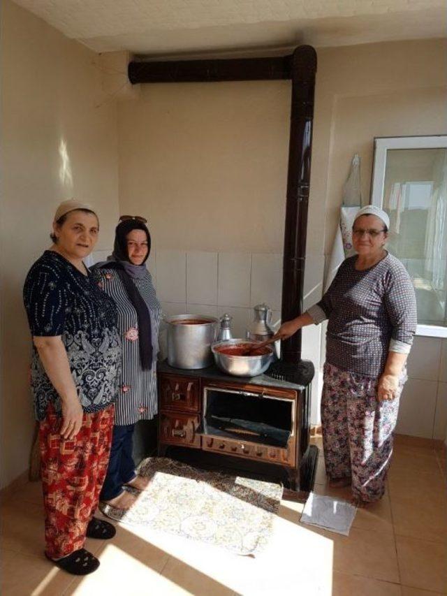 Köylü Kadınlara Uygulamalı Gıda Muhafaza Eğitimi