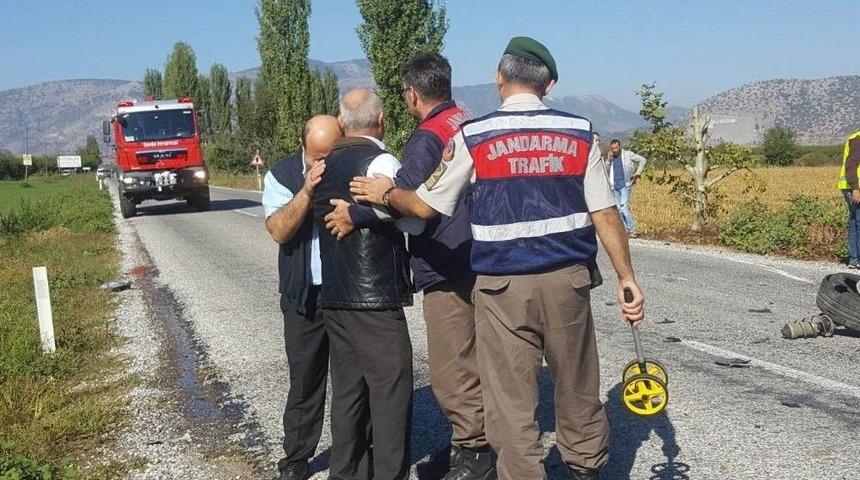 İzmir&rsquo;de Trafik Kazası: 1 &Ouml;l&uuml;