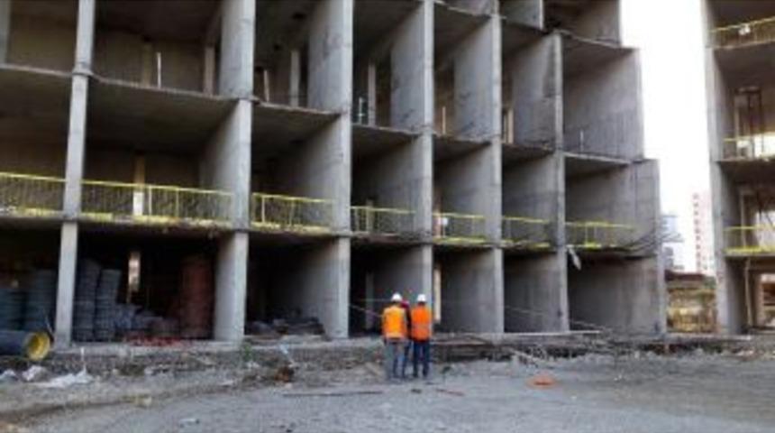 11. Kattan D&uuml;şen İş&ccedil;i Ağır Yaralandı