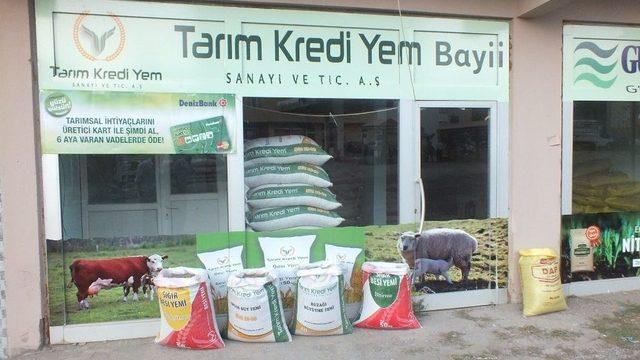 Malazgirt’te Tarım Üreticileri, Tkk Yemlerini Ve Gübrelerini Tercih Ediyor