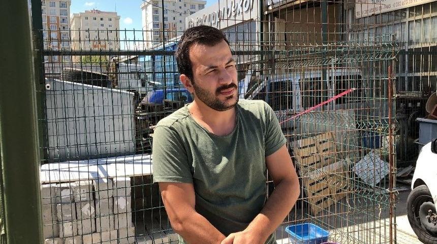 Bah&ccedil;edeki K&ouml;peği &Ccedil;aldılar