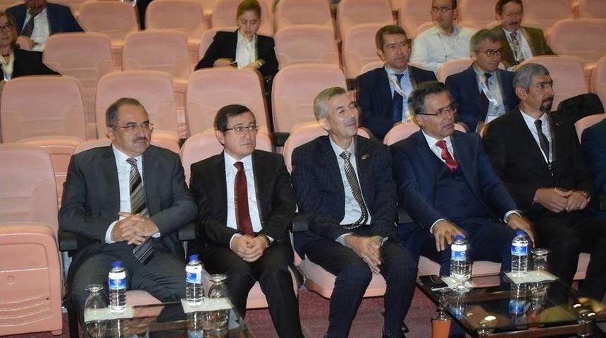 Uluslararası Tıbbi Aromatik Ve Boya Bitkileri Sempozyumu Başladı