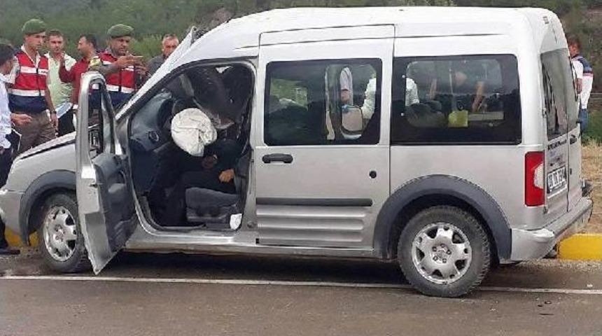 Kamyon, Kavşakta Kamyonete &Ccedil;arptı: 1 &Ouml;l&uuml;