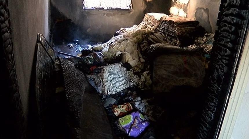 Şanlıurfa&rsquo;da &Ccedil;ıkan Yangında 2 Kişi Dumandan Etkilendi