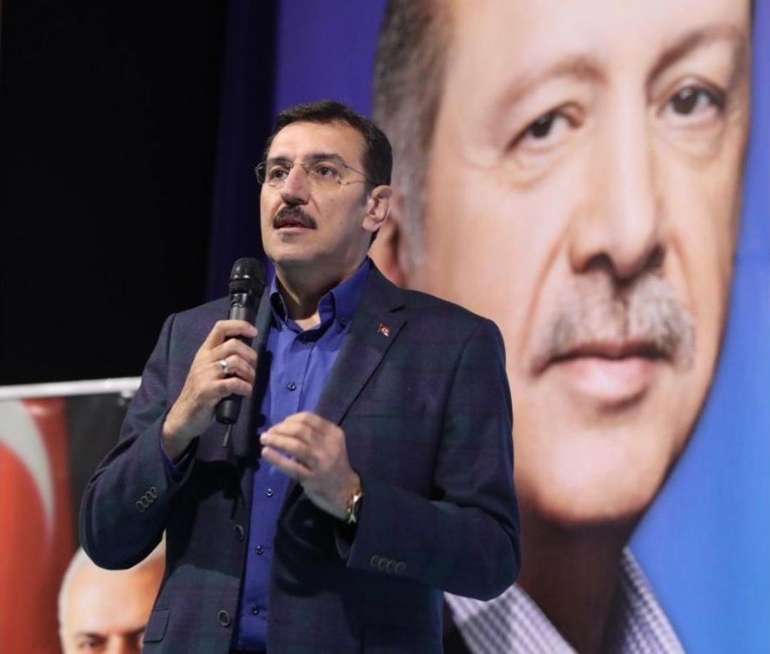 Bakan T&uuml;fenkci Yeşilyurt Gen&ccedil;lik Kolları Kongresine Katıldı