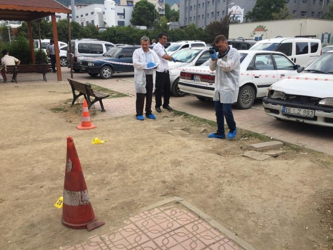 Hastane Bah&ccedil;esinde B&uuml;y&uuml;k Panik: Ortalık Savaş Alanına D&ouml;nd&uuml;