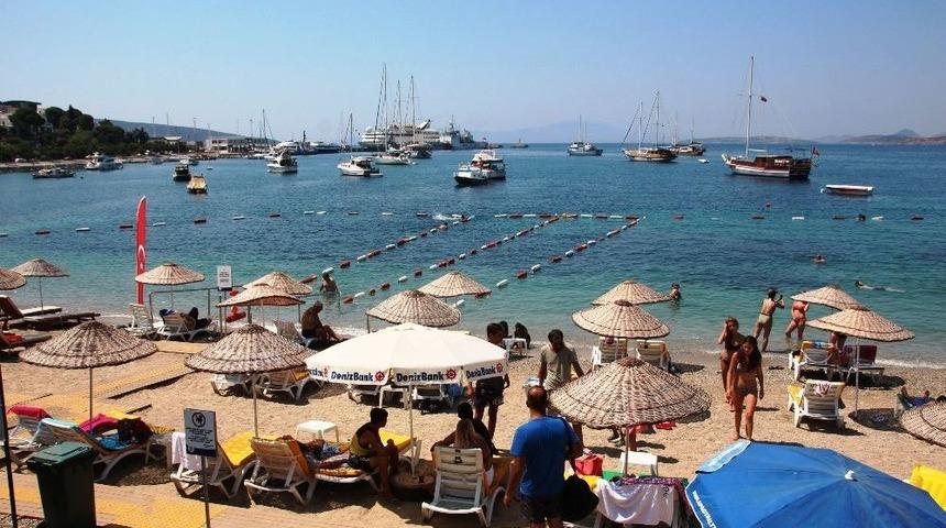 L&uuml;bnanlı Turistler Bodrum&rsquo;a Gemi İle Geldi