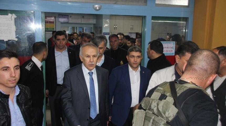 Vali Ata: "37 Yaralımız Var, 4&rsquo;&uuml;n&uuml;n Durumu Ağır"