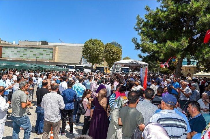 Hacı Adayları Salavatlarla, Dualarla Uğurladı G3