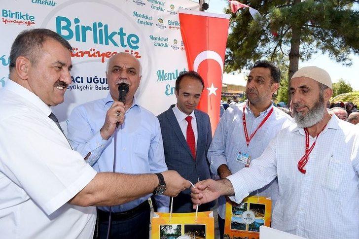 Hacı Adayları Salavatlarla, Dualarla Uğurladı G4