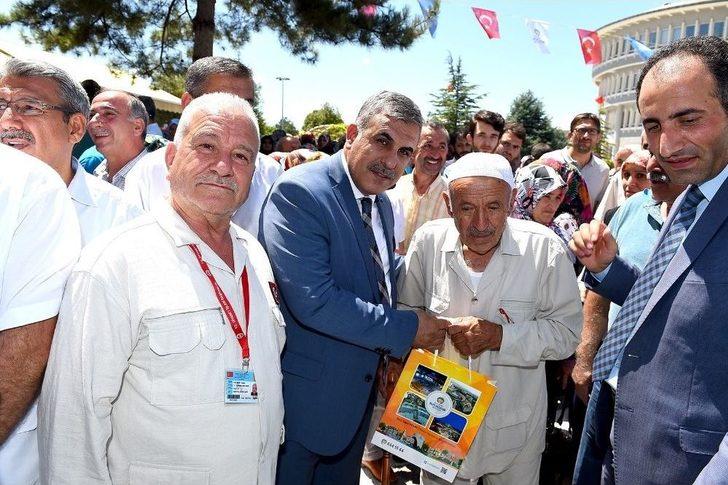 Hacı Adayları Salavatlarla, Dualarla Uğurladı G5