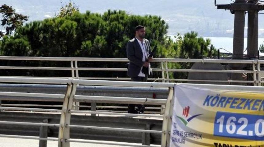 Ailesi Eşini G&ouml;t&uuml;r&uuml;nce, &Uuml;st Ge&ccedil;itte Intihara Kalkıştı