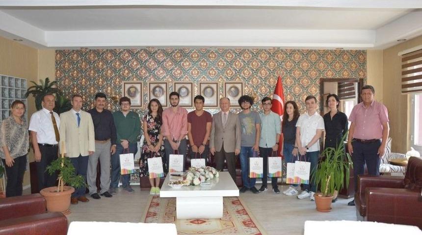 Kaymakam &Ccedil;orumluoğlu&rsquo;ndan Yks&rsquo;de Dereceye Giren &Ouml;ğrencilere Altın