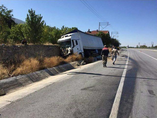 Afyonkarahisar’da Trafik Kazası: 4 Ölü