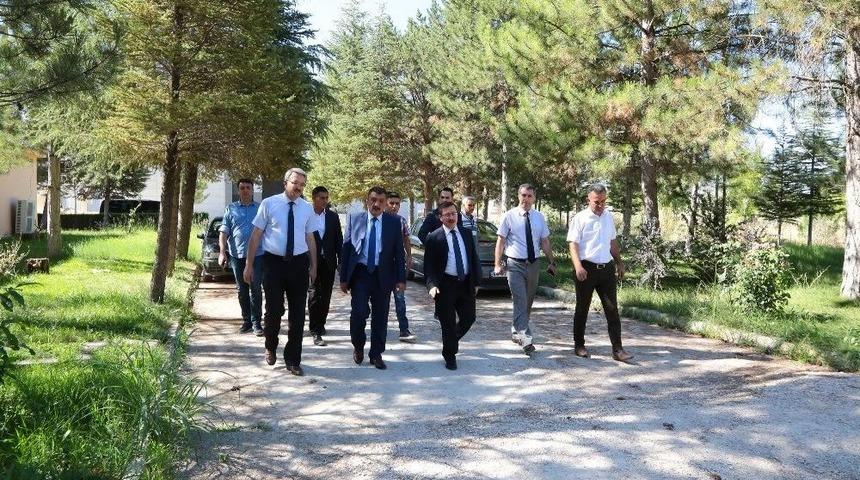 Başkan G&uuml;rkan Ve Rekt&ouml;r Kızılay, Turgut &Ouml;zal &Uuml;niversitesinde