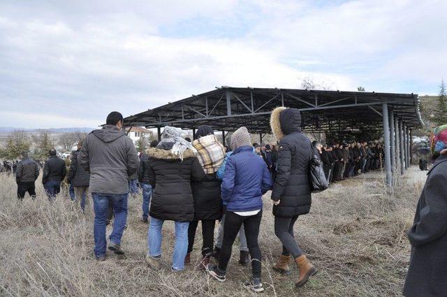 Eskişehir’deki Kazada Ölen Bir Kişi Ankara’da Toprağa Verildi