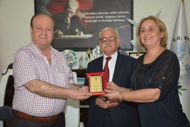 Aydın Kafkas Kültür Derneği’nden Başkan Özakcan’a Plaket