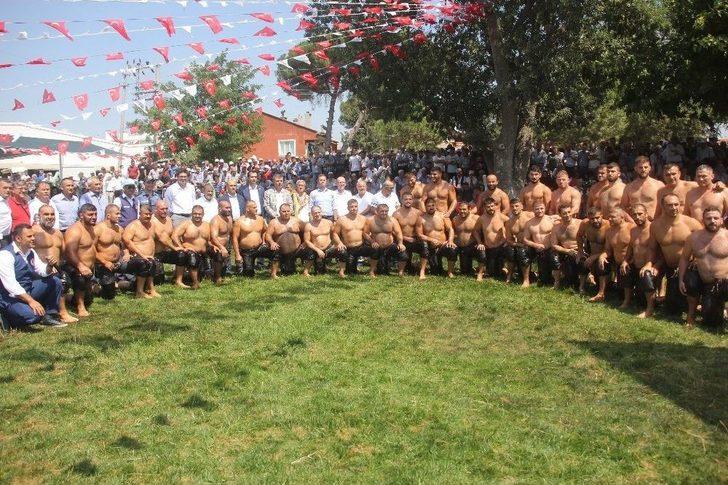 Kepsut’ta Yağlı Güreşler Nefes Kesti G4