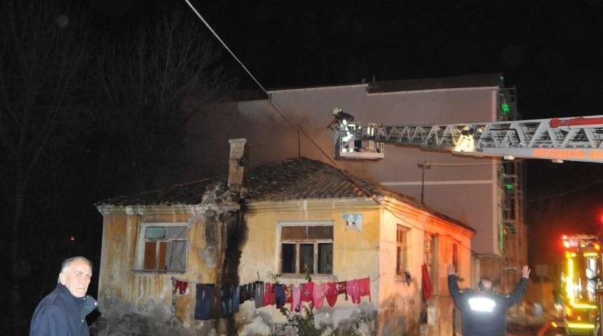 Suriyelilerin Kaldığı Evde Yangın &Ccedil;ıktı