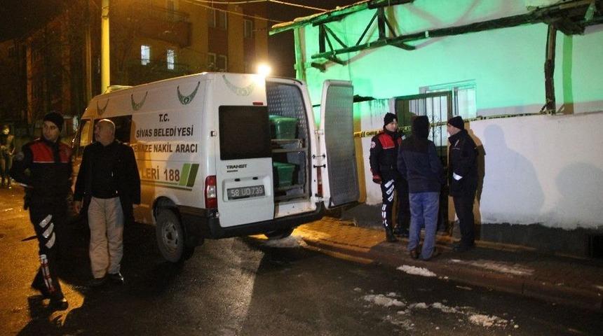 Afgan Kadın Bı&ccedil;aklanarak &Ouml;ld&uuml;r&uuml;ld&uuml;