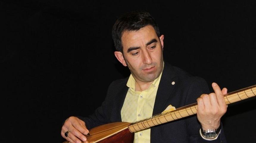 ‘bizim Rabiamız Var’ Türküsünü Afrin’deki Mehmetçik İçin Okudu