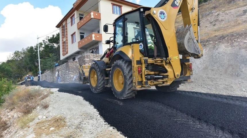 Battalgazi Belediyesi Asfalt &Ccedil;alışmalarını S&uuml;rd&uuml;r&uuml;yor