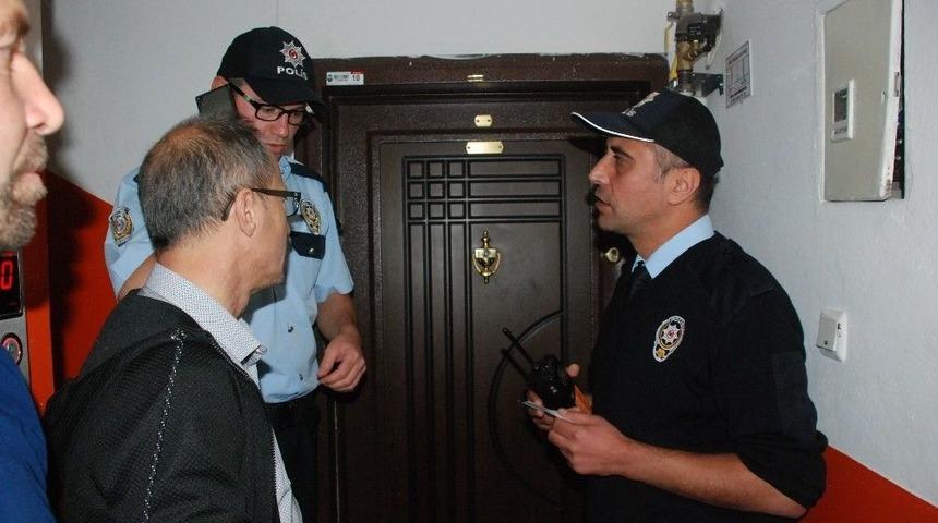 Komşuları Hayatından Endişe Ediyordu, Yurt Dışında &Ccedil;ıktı